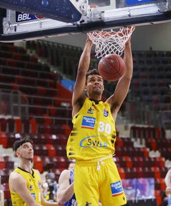 Ludwigsburg , Basketball easyCredit BBL Bundesliga , MHP RIESEN Ludwigsburg vs. Fraport Skyliners Frankfurt , Oscar da Silva ( Riesen )