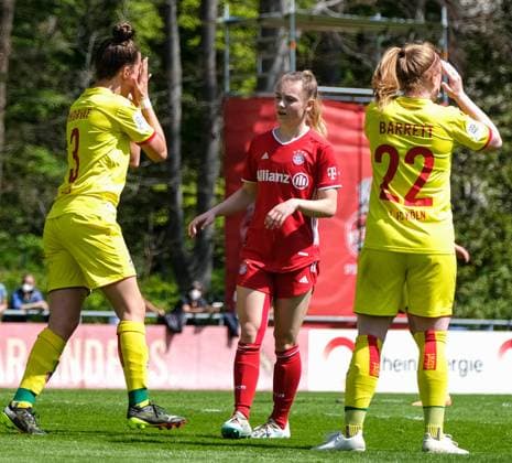 Cologne, Germany, April 28th 202 Sabrina Horvat (3 FcK?ln) and Amber Barrett (22 FcK?ln) after a missed goal during the 2. Frauen Bundesliga game between 1. Fc Koeln and Fc Bayern Muenchen II at the Franz-Kremer Stadion in Cologne, Germany. 2. Frauen Bundesliga - 1. Fc Koeln v Fc Bayern Muenchen II 