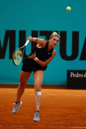 April 28, 2021, MADRID, MADRID, SPAIN: Marta Kostyuk of Ukraine serves during her Women s Singles Qualify match against Anastasia Sevastova of Latvia during the WTA, Tennis Damen 1000 - Mutua Madrid Open 2021 at La Caja Magica on April 28, 2021 in Madrid, Spain. MADRID SPAIN - ZUMAa181 20210428_zaa_a181_093 Copyright: xOscarxJ.xBarrosox