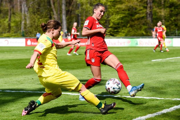 v.li.: Alicia-Sophie Gudorf (Köln, 12), Jana Kappes (FCB II, 20), Zweikampf, Duell, duel, tackle, tackling, Dynamik, Action, Aktion , 28.04.2021, Köln (Deutschland), Fussball, 2. Frauen-Bundesliga Süd, 1. FC Köln - Bayern München II, DFB DFL REGULATIONS PROHIBIT ANY USE OF PHOTOGRAPHS AS IMAGE SEQUENCES AND OR QUASI-VIDEO.