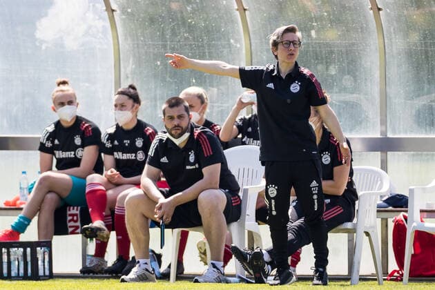 2. Frauen Fussball Bundesliga, 1. FC Koeln - FC Bayern Muenchen II; 28.04.2021 Nathalie Bischof (Trainerin FC Bayern Muenchen II) 2. Frauen Fussball Bundesliga, 1. FC Koeln - FC Bayern Muenchen II, Koeln, Geissbockheim DFL REGULATIONS PROHIBIT ANY USE OF PHOTOGRAPHS AS IMAGE SEQUENCES AND OR QUASI-VIDEO. Copyright: xBEAUTIFULxSPORTS Wunderlx
