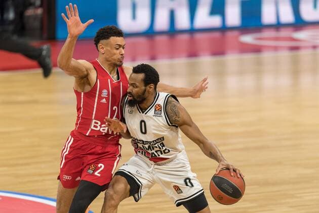 Basketball, Euroleague, day0}.04.2021, FC Bayern München - Armani Olimpia Mailand. Im Bild Wade BALDWIN (FC Bayern München, 2) und Kevin PUNTER (Armani Olimpia Mailand, 0). München Audi Dome Bayern Deutschland Copyright: Passion2Press.dex xMarkusxFischerx