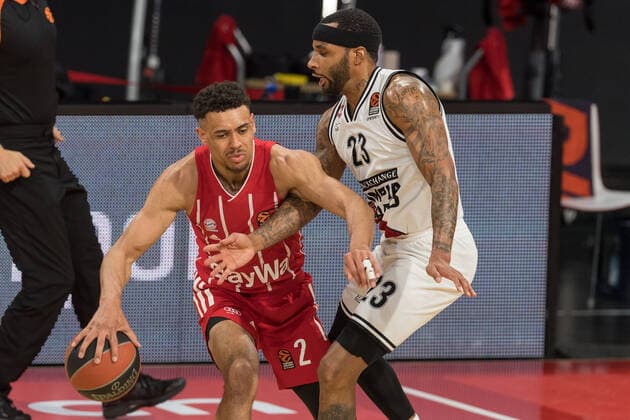 Basketball, Euroleague, day0}.04.2021, FC Bayern München - Armani Olimpia Mailand. Im Bild Wade BALDWIN (FC Bayern München, 2) und Malcolm DELANEY (Armani Olimpia Mailand, 23). München Audi Dome Bayern Deutschland Copyright: Passion2Press.dex xMarkusxFischerx