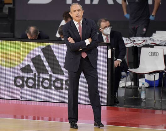 28.04.2021, xemx, Basketball Turkish Airlines Euroleague, FC Bayern Muenchen Basketball - AX Armani Exchange Milan emspor, v.l. Cheftrainer Ettore Messina (AX Armani Exchange Milan) Muenchen