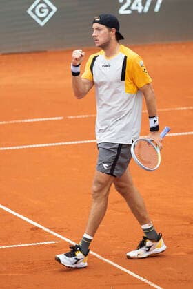 Jan-Lennard Struff (GER) jubelt nach dem Sieg, Jubel, Freude, Emotion Tennis - BMW Open 2021 - ATP, Tennis Herren - MTTC Iphitos - Munich - - Germany - 29 April 2021. Copyright: xJuergenxHasenkopfx