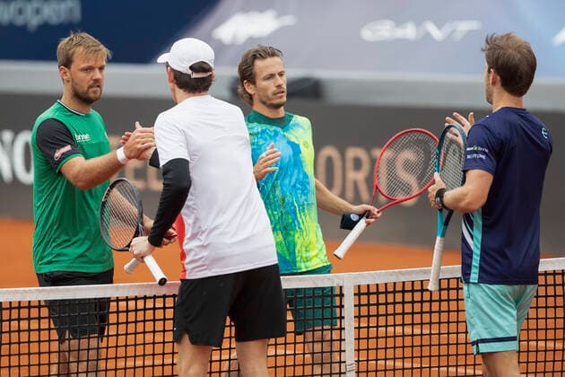 Matthew Ebden und John-Patrick Smith gratulieren den Siegern Wesley Koolhof, Kevin Krawietz, Herren Doppel Tennis - BMW Open 2021 - ATP, Tennis Herren - MTTC Iphitos - Munich - - Germany - 29 April 2021. Copyright: xJuergenxHasenkopfx