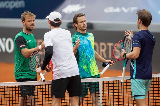 Matthew Ebden und John-Patrick Smith gratulieren den Siegern Wesley Koolhof, Kevin Krawietz, Herren Doppel Tennis - BMW Open 2021 - ATP, Tennis Herren - MTTC Iphitos - Munich - - Germany - 29 April 2021. Copyright: xJuergenxHasenkopfx
