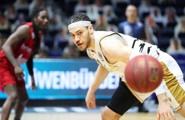 Löwen Braunschweig vs. Würzburg, BBL Braunschweig, 29.04.2021, BASKETBALL - easyCredit BBL Basketball Bundesliga, Löwen Braunschweig vs. s.Oliver Würzburg, Saison 2020 21. Gavin Schilling (Löwen Braunschweig) Braunschweig