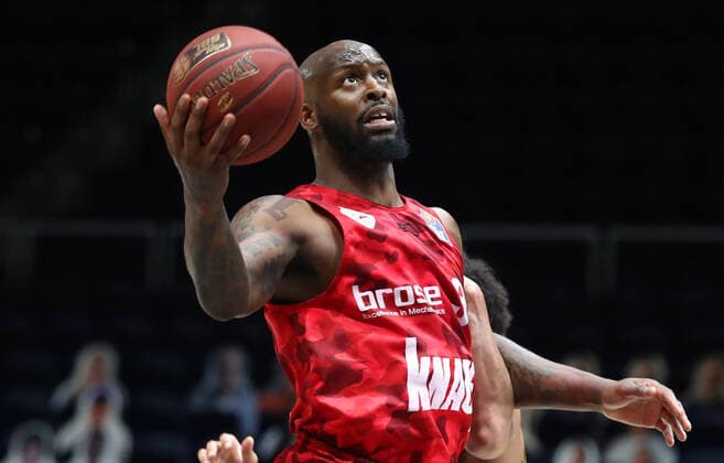 Löwen Braunschweig vs. Würzburg, BBL Braunschweig, 29.04.2021, BASKETBALL - easyCredit BBL Basketball Bundesliga, Löwen Braunschweig vs. s.Oliver Würzburg, Saison 2020 21. Murphy Holloway (s.Oliver Würzburg) Braunschweig
