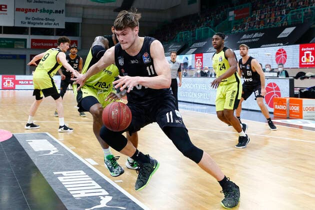 31. Spieltag der easyCredit BBL Basketball Bundesliga am 29.April 2021in der Oberfrankenhalle in Bayreuth Bayern Deutschland Saison 2020-2021 Medi Bayreuth gegen Basketball Hamburg Towers Maik Kotsar (Hamburg Towers 11)