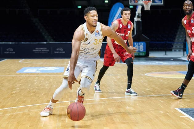 Karim Jallow (Nr. 35 Basketball Loewen Braunschweig) Basketball Loewen Braunschweig - soliver Wuerzburg Basketball Loewen Braunschweig - soliver Wuerzburg, Basketball, BBL, Saison 2020 2021, 29.04.2021 Braunschweig Copyright: xEibner-Pressefoto DanielxReineltx EP_DRT