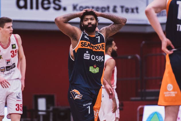 ProA: Playoffs - Artland Dragons vs. ROSTOCK SEAWOLVES, 29.04.2021 Trevor Marquese Lacey (Rostock Seawolves, 7); ProA: Playoffs - Artland Dragons vs. ROSTOCK SEAWOLVES am 29.04.2021 in Quakenbrueck (Artland Arena), Germany, Copyright: xBEAUTIFULxSPORTS Neddermannx