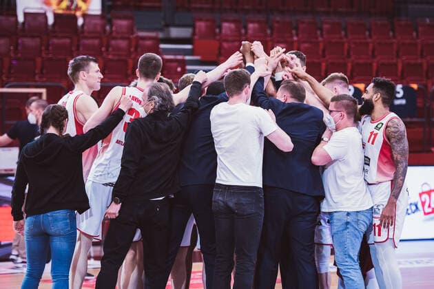 ProA: Playoffs - Artland Dragons vs. ROSTOCK SEAWOLVES, 29.04.2021 Team der Artland Dragons; ProA: Playoffs - Artland Dragons vs. ROSTOCK SEAWOLVES am 29.04.2021 in Quakenbrueck (Artland Arena), Germany, Copyright: xBEAUTIFULxSPORTS Neddermannx