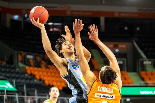 JEREMY JONES (Hakro Merlins Crailsheim 24) GER, Ratiopharm Ulm vs. Hakro Merlins Crailsheim, easycredit 1.Bundesliga Basketball, 31.Spieltag, Saison 2020 21, 29.04.2021 Ratiopharm Ulm vs. Hakro Merlins Crailsheim, 1.Basketball Bundesliga Neu-Ulm Copyright: xEibner-Pressefoto RogerxBuerkex EP_EER