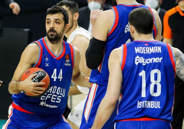 April 29, 2021, MADRID, MADRID, SPAIN: Simon Krunoslav of Anadolu Efes in action during the 2020 2021 Turkish Airlines Euroleague Play Off Game 4 between Real Madrid and Anadolu Efes Istanbul at WiZink Center on April 29, 2021 in Madrid, Spain. MADRID SPAIN - ZUMAa181 20210429_zaa_a181_270 Copyright: xIrinaxR.xHipolitox