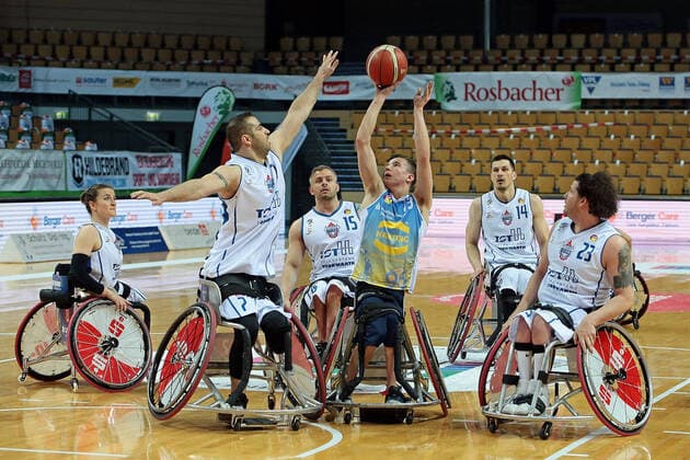 Sport Themen der Woche KW17 Sport Bilder des Tages 30.04.2021, xovx, Rollstuhlbasketball Champions Cup 2021, RSB Thuringia Bulls - Baskets 96 Rahden v.l. Marie Kier (RSB Thuringia Bulls), Jake Williams (RSB Thuringia Bulls), Ian Pierson (RSB Thuringia Bulls), Peter Cusack (Baskets 96 Rahden), Aliaksandr Halouski (RSB Thuringia Bulls), Ian Pierson (RSB Thuringia Bulls) Wetzlar Rittal-Arena Hessen Deutschland (DE)