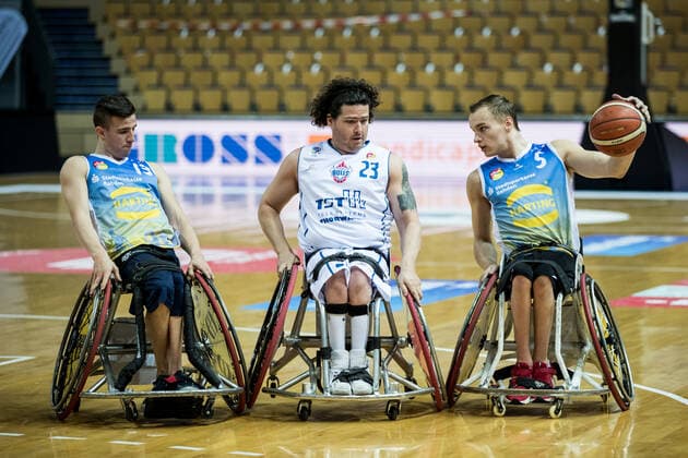 Champions Cup 2021; RSB Thuringia Bulls - Baskets 96 Rahden; 30.04.2021 Peter Cusack ( 13, Baskets 96 Rahden), Ian Pierson (RSB Thuringia Bulls, 23), Quinten Zantinge (Baskets 96 Rahden, 5) Champions Cup 2021; RSB Thuringia Bulls - Baskets 96 Rahden; 30.04.2021; Rittal Arena, Wetzlar (Hessen) Copyright: xBEAUTIFULxSPORTS Wunderlx