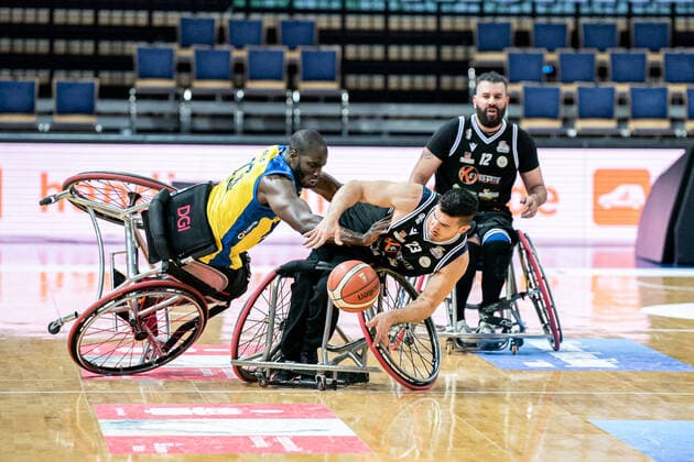Champions Cup 2021; CD Ilunion - GSD Porto Torres; 30.04.2021 Soufyane Mehiaoui ( 23 GSD Porto Torres), Bill Brian Latham ( 12 CD Ilunion) Champions Cup 2021; CD Ilunion - GSD Porto Torres 30.04.2021; Rittal Arena, Wetzlar (Hessen) Copyright: xBEAUTIFULxSPORTS Roeczeyx