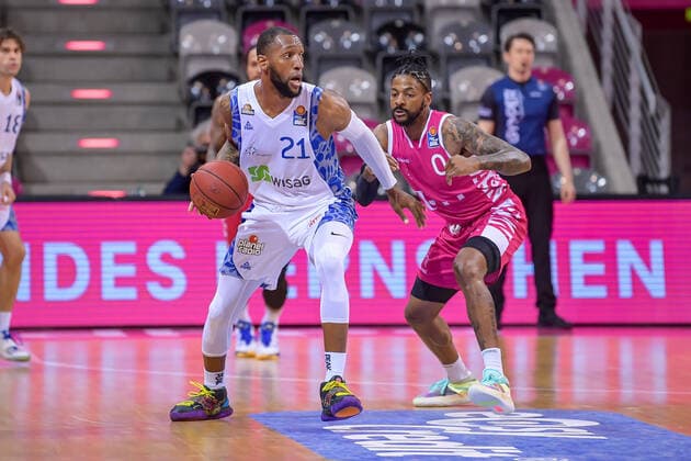 easyCredit BBL, Telekom Baskets Bonn vs. Fraport Skyliners, 30.04.2021 Kamari Murphy (Fraport Skyliners, 21), Alex Hamilton (Telekom Baskets Bonn, 0), easyCredit BBL, Telekom Baskets Bonn vs. Fraport Skyliners am 30.04.2021 im Telekom Dome Bonn, Bonn (Nordrhein-Westfalen) Copyright: xBEAUTIFULxSPORTS Mueller-Laschetx