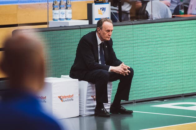 easyCredit-BBL: 31. Spieltag - RASTA Vechta vs. ALBA BERLIN, 30.04.2021 Alejandro Aito Garcia Reneses (ALBA BERLIN, Head Coach); easyCredit-BBL: 31. Spieltag - RASTA Vechta vs. ALBA BERLIN am 30.04.2021 in Vechta (RASTA Dome), Germany, Copyright: xBEAUTIFULxSPORTS Neddermannx