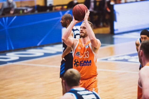 easyCredit-BBL: 31. Spieltag - RASTA Vechta vs. ALBA BERLIN, 30.04.2021 Robin Manuel Christen (RASTA Vechta, 33); easyCredit-BBL: 31. Spieltag - RASTA Vechta vs. ALBA BERLIN am 30.04.2021 in Vechta (RASTA Dome), Germany, Copyright: xBEAUTIFULxSPORTS Neddermannx