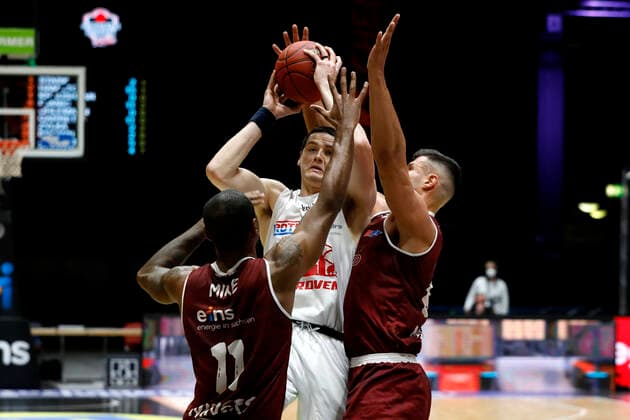 30.04.2021, easyCredit Basketball Bundesliga, BBL, Saison 2020 2021, Herren, Chemnitz Niners - JobStairs Giessen 46ers Scottie James Jr., JobStairs Giessen 46ers Chemnitz Messe Chemnitz Sachsen Germany