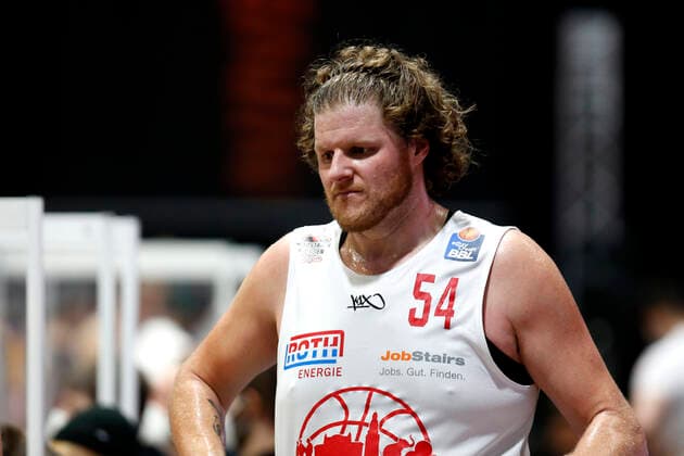 30.04.2021, easyCredit Basketball Bundesliga, BBL, Saison 2020 2021, Herren, Chemnitz Niners - JobStairs Giessen 46ers John Bryant, JobStairs Giessen 46ers Chemnitz Messe Chemnitz Sachsen Germany