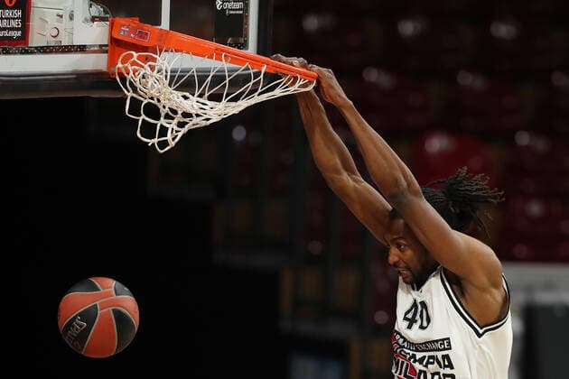 Jeremy Evans (Mailand) punktet GER, FC Bayern Basketball - Armani Olimpia Mailand, Basketball, EuroLeague Viertelfinale Spiel 4, Saison 2020 2021, 30.04.2021, GER, FC Bayern Basketball - Armani Olimpia Mailand, Basketball, EuroLeague Viertelfinale Spiel 4, Saison 2020 2021, 30.04.2021, Muenchen Copyright: xEIBNER MarcelxEngelbrechtx EP_EER