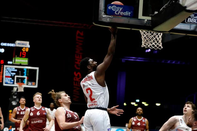 30.04.2021, easyCredit Basketball Bundesliga, BBL, Saison 2020 2021, Herren, Chemnitz Niners - JobStairs Giessen 46ers Isaac Hamilton, JobStairs Giessen 46ers Chemnitz Messe Chemnitz Sachsen Germany