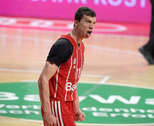 30.04.2021, xemx, Basketball Turkish Airlines Euroleague Spiel 4, FC Bayern Muenchen Basketball - AX Armani Exchange Milan emspor, v.l. Vladimir Lucic (FC Bayern Basketball) jubelt nach Dunking Muenchen
