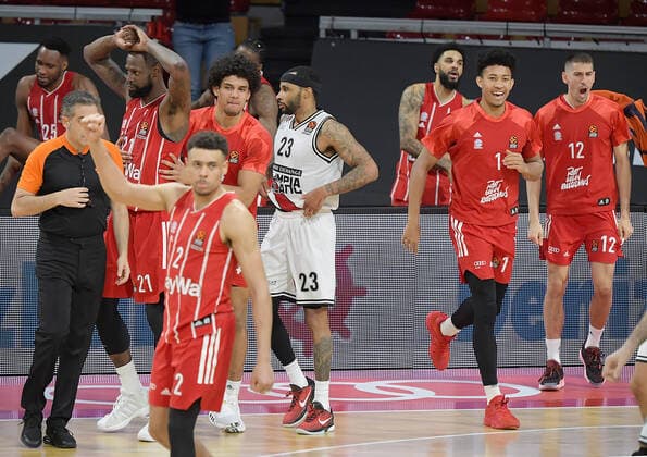 30.04.2021, xemx, Basketball Turkish Airlines Euroleague Spiel 4, FC Bayern Muenchen Basketball - AX Armani Exchange Milan emspor, v.l. Mannschaft, Spieler, jubeln nach Spielende, celebrate at the end of the match Muenchen