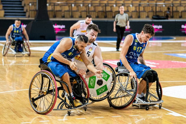 Champions Cup 2021; RSV Lahn-Dill - BSR ACE Gran Canaria Jorge Eduardo Sanchez ( 1 BSR ACE Gran Canaria), Simon Brown ( 5 RSV Lahn-Dill), Arie Twigt ( 17 BSR ACE Gran Canaria) Champions Cup 2021; RSV Lahn-Dill - BSR ACE Gran Canaria 30.04.2021; Rittal Arena, Wetzlar (Hessen) Copyright: xBEAUTIFULxSPORTS Roeczeyx