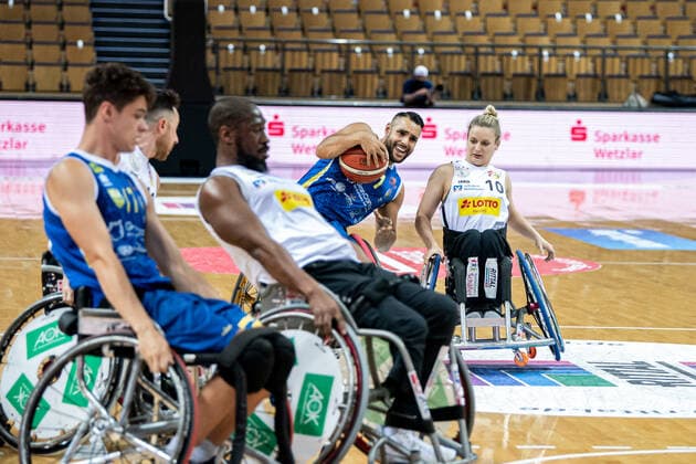 Champions Cup 2021; RSV Lahn-Dill - BSR ACE Gran Canaria Jorge Eduardo Sanchez ( 1 BSR ACE Gran Canaria), Catharina Weiss ( 10 RSV Lahn-Dill), Brian Bell ( 8 RSV Lahn-Dill) Champions Cup 2021; RSV Lahn-Dill - BSR ACE Gran Canaria 30.04.2021; Rittal Arena, Wetzlar (Hessen) Copyright: xBEAUTIFULxSPORTS Roeczeyx