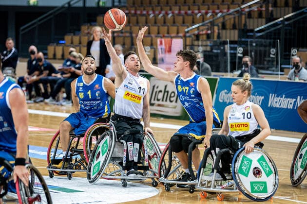 Champions Cup 2021; RSV Lahn-Dill - BSR ACE Gran Canaria Steve Serio ( 11 RSV Lahn-Dill), Jorge Eduardo Sanchez ( 1 BSR ACE Gran Canaria), Arie Twigt ( 17 BSR ACE Gran Canaria), Brian Bell ( 8 RSV Lahn-Dill), Catharina Weiss ( 10 RSV Lahn-Dill) Champions Cup 2021; RSV Lahn-Dill - BSR ACE Gran Canaria 30.04.2021; Rittal Arena, Wetzlar (Hessen) Copyright: xBEAUTIFULxSPORTS Roeczeyx