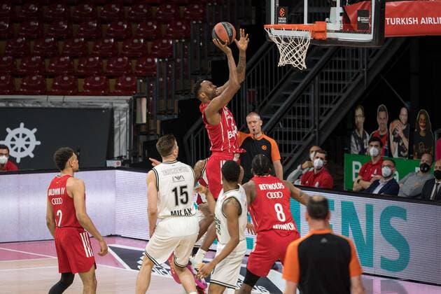 Basketball, Euroleague, day0}.04.2021, FC Bayern München - Armani Olimpia Mailand. Im Bild JaJuan JOHNSON (FC Bayern München, 25) Wurf. München Audi Dome Bayern Deutschland Copyright: Passion2Press.dex xMarkusxFischerx
