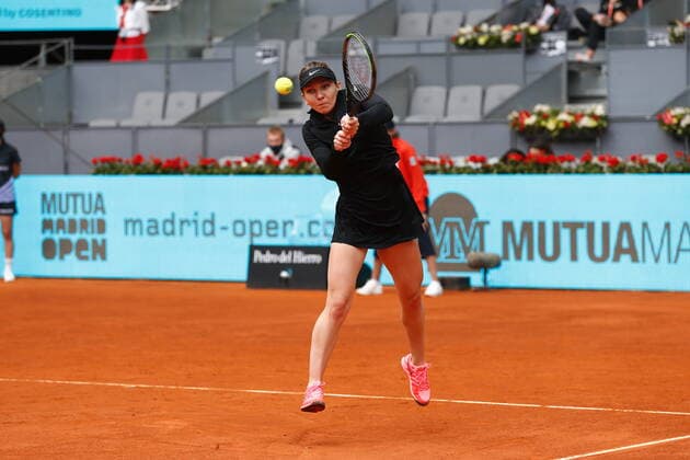 Simona Halep (ROU), APRIL 30, 2021 - Tennis : Simona Halep of Romania during Singles 1st round match against Sara Sorribes Tormo of Spain on the WTA, Tennis Damen 1000 Mutua Madrid Open tennis tournament at the Caja Magica in Madrid, Spain. Noxthirdxpartyxsales  (0117029443st)