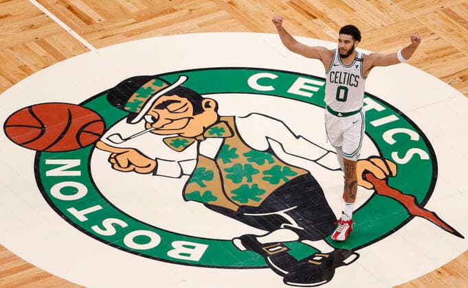 Bilder des Jahres 2021, Sport 05 Mai Sport Themen der Woche KW17 BASKETBALL - NBA, Basketball Herren, USA Celtics vs Spurs BOSTON,MASSACHUSETTS,USA,01.MAY.21 - BASKETBALL - NBA, Boston Celtics vs San Antonio Spurs. Image shows Jason Tatum (Boston Celtics).  GEPAxpictures xGregxCooper