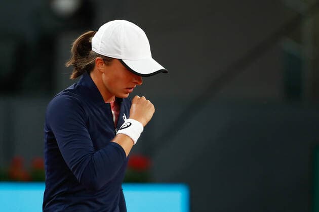 May 1, 2021, MADRID, MADRID, SPAIN: Iga Swiatek of Poland in action during her Women s Singles match, second round, against Laura Siegemund of Germany on the WTA, Tennis Damen 1000 - Mutua Madrid Open 2021 at La Caja Magica on May 1, 2021 in Madrid, Spain. MADRID SPAIN - ZUMAa181 20210501_zaa_a181_088 Copyright: xOscarxJ.xBarrosox