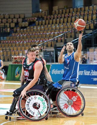 01.05.2021, xovx, Rollstuhlbasketball Champions Cup 2021, Halbfinale, RSB Thuringia Bulls - Bidaideak Bilbao BSR v.l. Luis Jasso (Bidaideak Bilbao BSR), Alejandro Mendiluce (Bidaideak Bilbao BSR), Vahid Gholamazad (RSB Thuringia Bulls) Wetzlar Rittal-Arena Hessen Deutschland (DE)