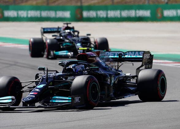 FORMULA 1 HEINEKEN PORTUGUESE GRAND PRIX 2021 01.05.2021, Autodromo Internacional do Algarve, Portimao, FORMULA 1 HEINEKEN PORTUGUESE GRAND PRIX 2021,im Bild Valtteri Bottas (FIN 77), Mercedes-AMG Petronas Formula One Team, Lewis Hamilton (GBR 44), Mercedes-AMG Petronas Formula One Team