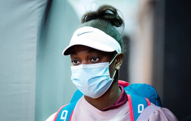 May 1, 2021, MADRID, MADRID, SPAIN: Sloane Stephens of the United States in action during her second-round match at the 2021 Mutua Madrid Open WTA, Tennis Damen 1000 tournament against Ons Jabeur of Tunisia MADRID SPAIN - ZUMAa181 20210501_zaa_a181_195 Copyright: xRobxPrangex