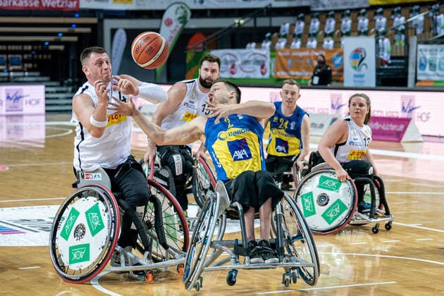Champions Cup 2021; RSV Lahn-Dill - CD Ilunion Madrid Dominik Mosler (RSV Lahn-Dill, 4), Bill Brian Latham ( 12 CD Ilunion Madrid) Michael Auprince (RSV Lahn-Dill, 15), Gregg Thomas Warburton ( 24 CD Ilunion Madrid), Annabel Breuer (RSV Lahn-Dill, 12) Champions Cup 2021; RSV Lahn-Dill - CD Ilunion Madrid 01.05.2021; Rittal Arena, Wetzlar (Hessen) Copyright: xBEAUTIFULxSPORTS Roeczeyx