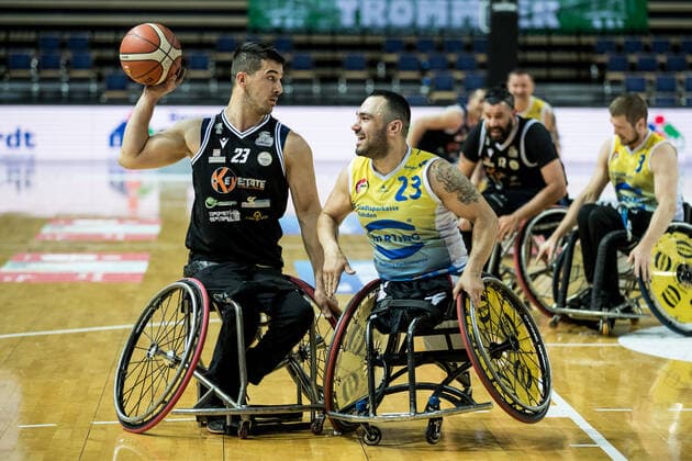 Champions Cup 2021; Baskets 96 Rahden - GSD Porto Torres; 02.05.2021 Soufyane Mehiaoui ( 23, GSD Porto Torres), Mustafa Korkmaz (Baskets 96 Rahden, 23) Champions Cup 2021; Baskets 96 Rahden - GSD Porto Torres; 02.05.2021; Rittal Arena, Wetzlar (Hessen) Copyright: xBEAUTIFULxSPORTS Wunderlx