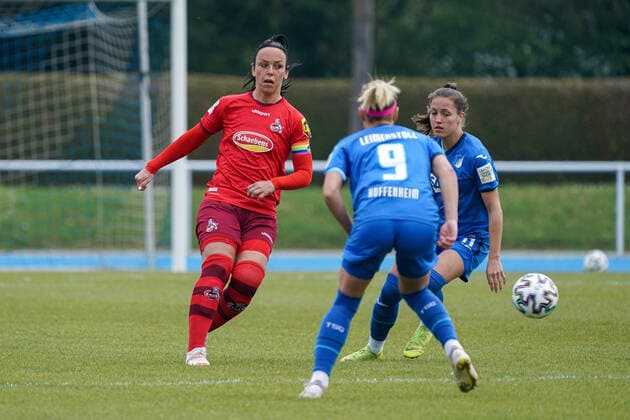 v.li.: Peggy Kuznik (Köln, 21), Vanessa Leimenstoll (TSG II, 9), Selina Vobian (TSG II, 11), Aktion, Action, Spielszene, 02.05.2021, Sinsheim (Deutschland), Fussball, 2. Frauen-Bundesliga Süd, TSG 1899 Hoffenheim II (U20) - 1. FC Köln, DFB DFL REGULATIONS PROHIBIT ANY USE OF PHOTOGRAPHS AS IMAGE SEQUENCES AND OR QUASI-VIDEO.