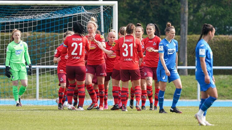 Spielerinnen des 1. FC Köln jubeln über das Tor zum 0:1, Jubel, Torjubel, Torerfolg, celebrate the goal, goal, celebration, Jubel ueber das Tor, optimistisch, Spielszene, Highlight, Action, Aktion, 02.05.2021, Sinsheim (Deutschland), Fussball, 2. Frauen-Bundesliga Süd, TSG 1899 Hoffenheim II (U20) - 1. FC Köln, DFB DFL REGULATIONS PROHIBIT ANY USE OF PHOTOGRAPHS AS IMAGE SEQUENCES AND OR QUASI-VIDEO.