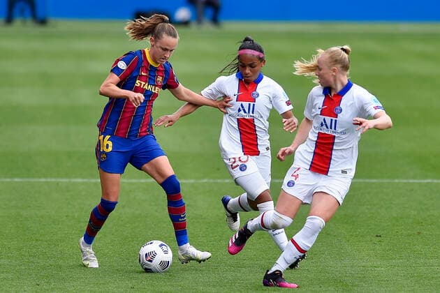 May 2, 2021, Barcelona, Spain: Graham Hansen of FC Barcelona, Barca in action with Perle Morroni of PSG during the UEFA Champions League Women semifinal second leg match between FC Barcelona and PSG at Johan Cruyff Stadium in Barcelona, Spain. Barcelona Spain - ZUMAd159 0117041822st Copyright: xGerardxFrancox