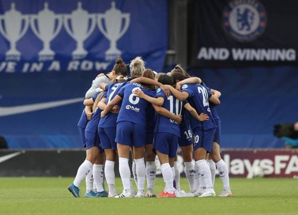 Kington Upon Thames, England, 2nd May 2021. Chelsea team huddle during the UEFA Women s Champions League match at Kingsmeadow, Kington Upon Thames. Picture credit should read: Paul Terry Sportimage EDITORIAL USE ONLY. No use with unauthorised audio, video, data, fixture lists, club league logos or live services. Online in-match use limited to 120 images, no video emulation. No use in betting, games or single club league player publications. SPI-1031-0006