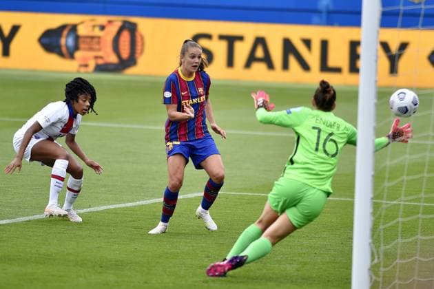 Johan Cruyff Stadium Lieke Martens of FC Barcelona, Barca score a goal during the UEFA Champions League Women semifinal second leg match between FC Barcelona and PSG at Johan Cruyff Stadium in Barcelona, Spain. Gerard Franco 