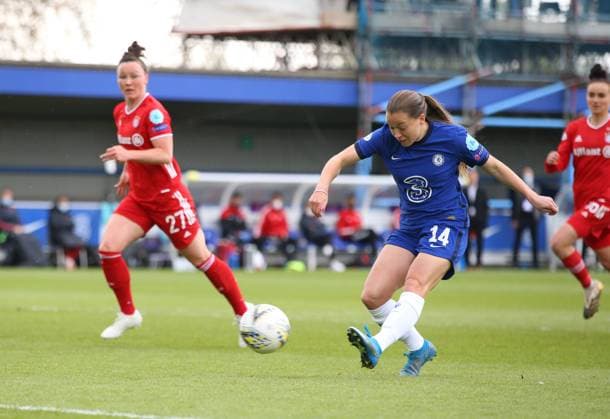 Kington Upon Thames, England, 2nd May 2021. Fran Kirby of Chelsea scores the first goal to make the score (2-2) during the UEFA Women s Champions League match at Kingsmeadow, Kington Upon Thames. Picture credit should read: Paul Terry Sportimage EDITORIAL USE ONLY. No use with unauthorised audio, video, data, fixture lists, club league logos or live services. Online in-match use limited to 120 images, no video emulation. No use in betting, games or single club league player publications. SPI-1031-0013