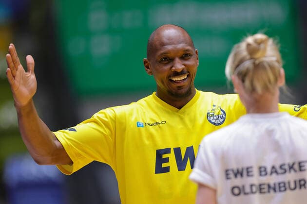 Fraport Skyliners - EWE Baskets Oldenburg, easyCredit BBL Rickey Paulding (Oldenburg, 23). Basketball-Spiel der easyCredit BBL zwischen den Fraport Skyliners und EWE Baskets Oldenburg am 2. Mai 2021 in der Fraport-Arena in Frankfurt am Main., Frankfurt am Main Hessen Deutschland Fraport-Arena